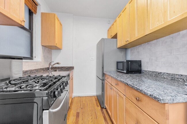 Foto del edificio - 350 E 54th St