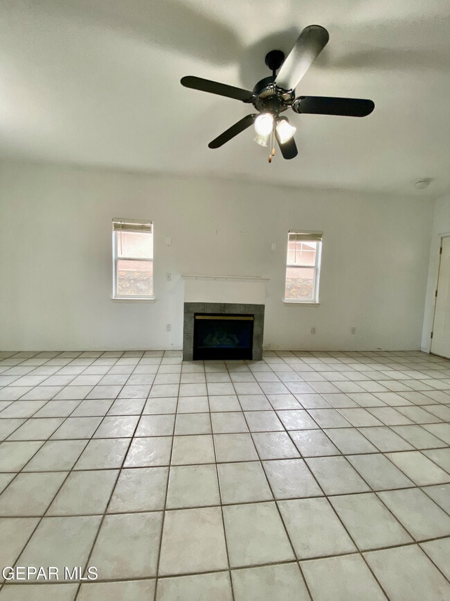 Building Photo - 2215 King James Pl
