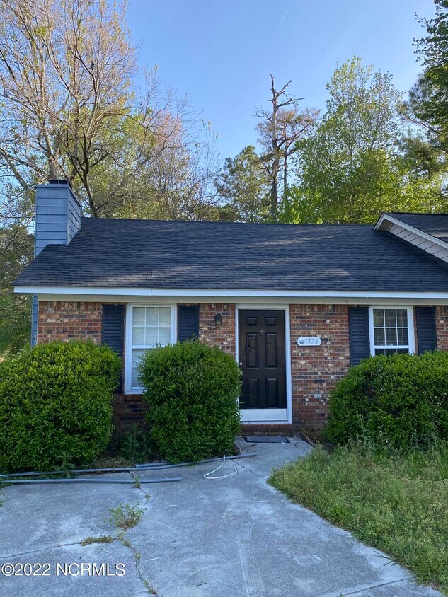 1524 Tramway Ct, Piney Green, NC 28544 Townhome Rentals in Piney