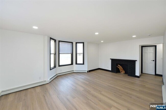 Building Photo - 73 Lafayette Ave