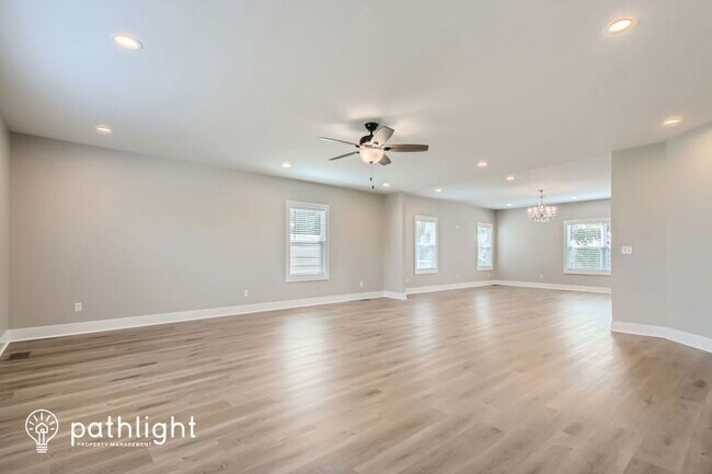 Building Photo - 4516 Packard Dr