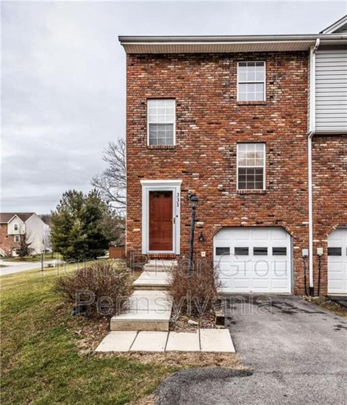Primary Photo - 331 Carters Grove Dr