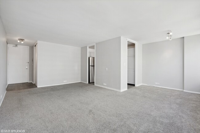 Building Photo - 4800 S Chicago Beach Dr