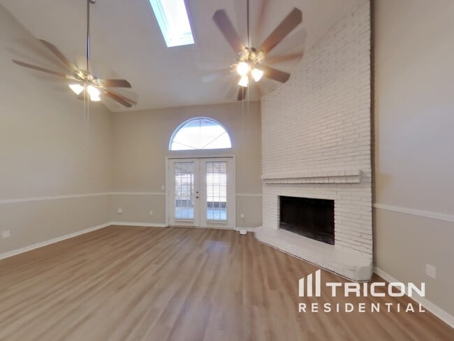 Building Photo - 6728 Magnolia Pointe Cir
