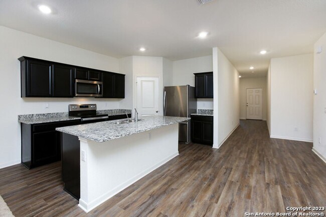 Foto del edificio - Modern Move-In Ready Home Near Lackland AFB | Pool, Park & Prime Location!