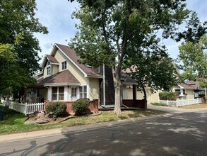 Building Photo - 1074 Cunningham Dr