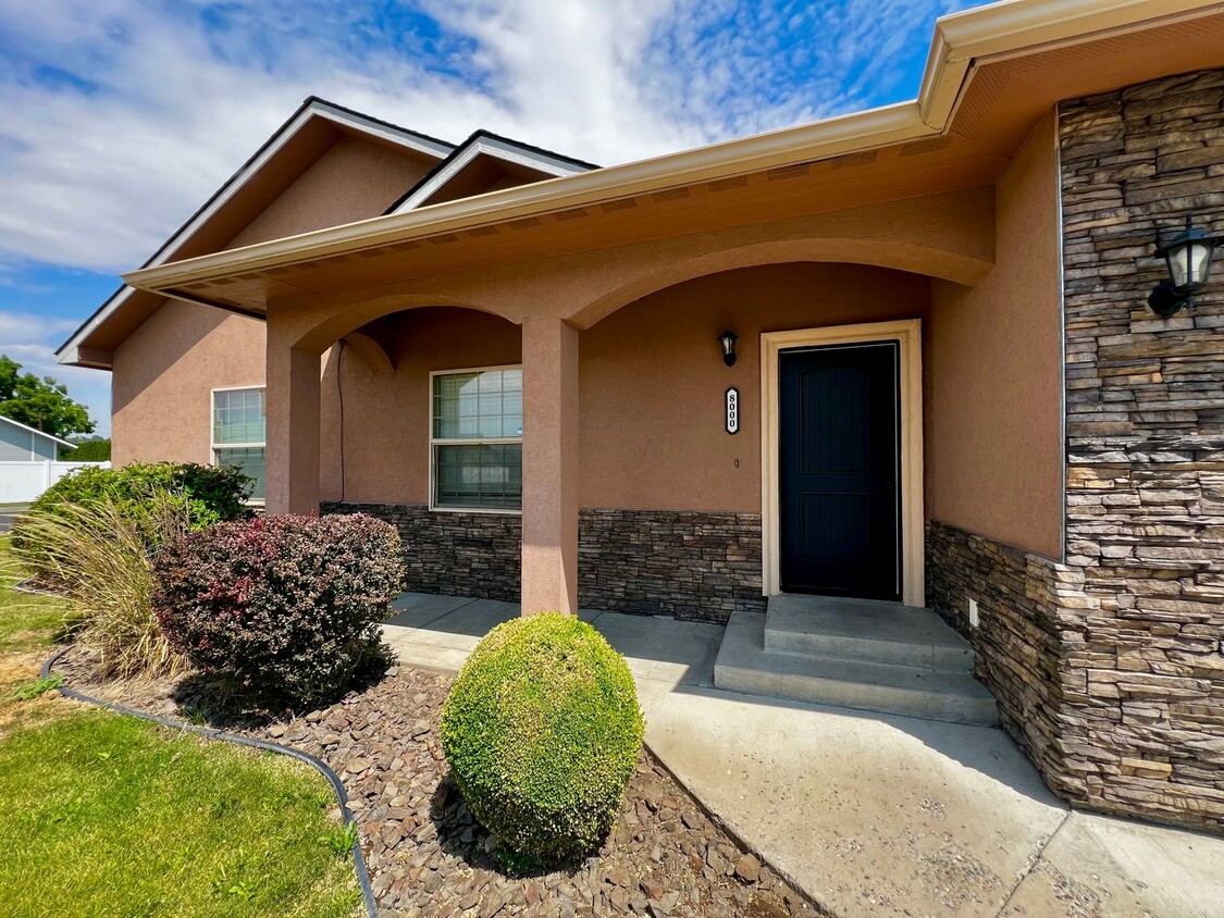 Primary Photo - Non-Refundable & Security Deposit Total: $...