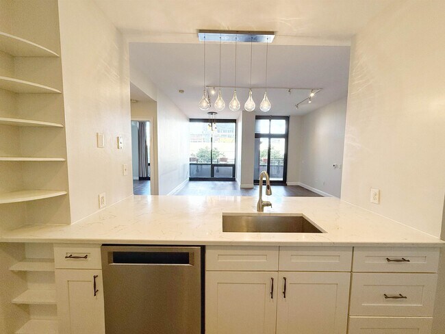 Building Photo - 159 2nd St