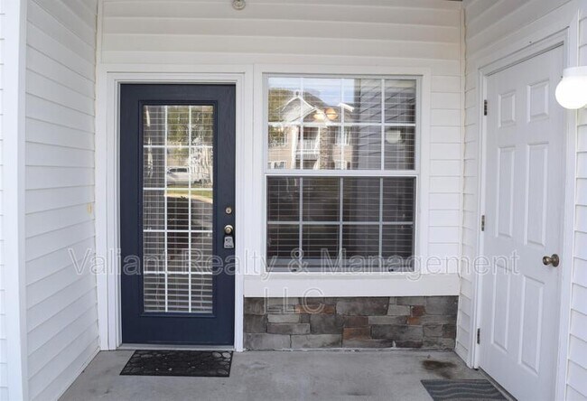 Foto del edificio - 575 Oakleaf Plantation Pkwy