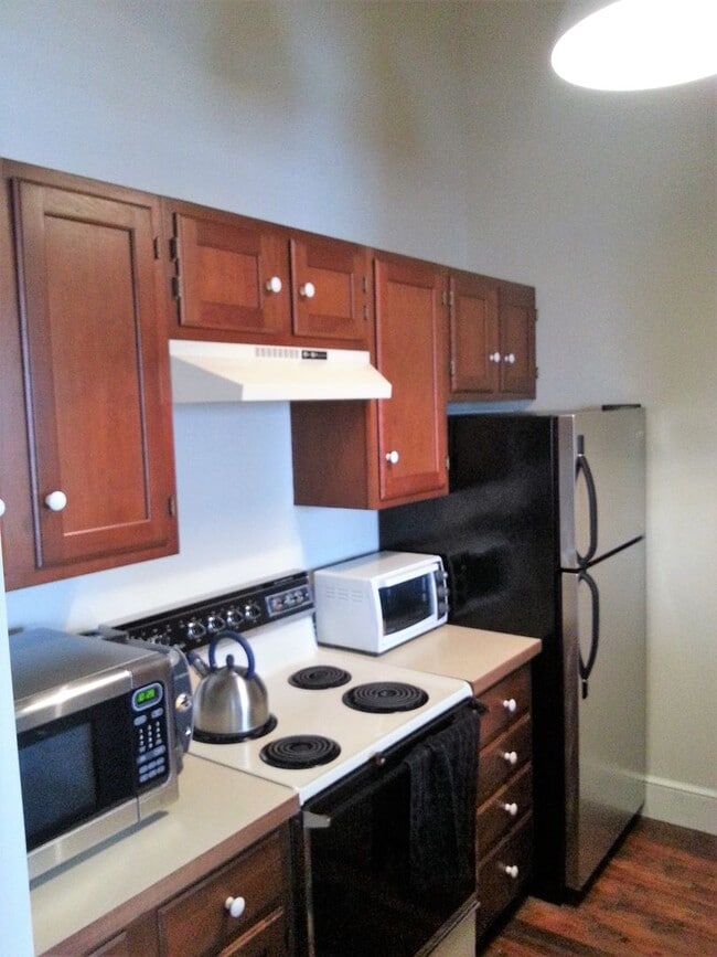 Building Photo - 410 NSP