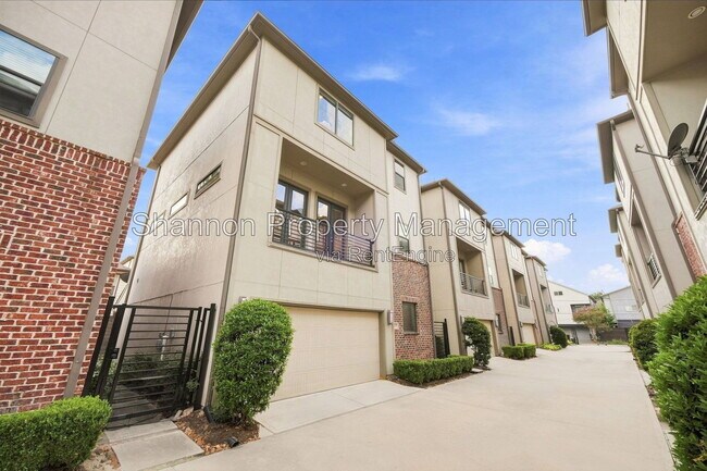 Building Photo - 2422 Langston St