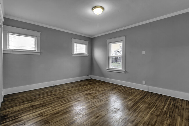 Building Photo - 1697 Seneca St