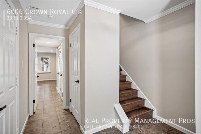 Foto del edificio - 6006 Crown Royal Cir