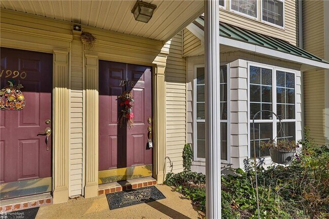 Building Photo - 1988 Mattis St