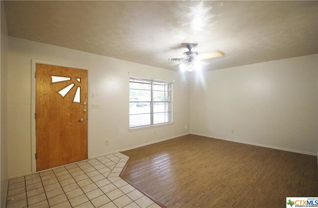 Building Photo - 1236 Rivercrest Dr