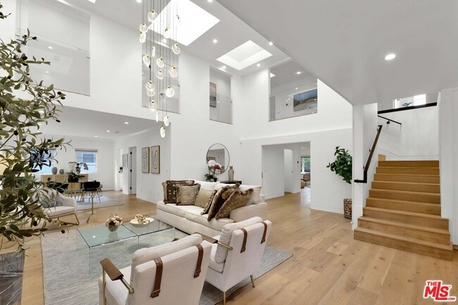 Foto del edificio - 602 S Lucerne Blvd