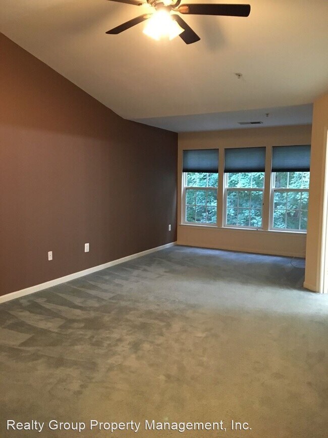 Building Photo - 3 br, 2.5 bath House - 18704 HARMONY WOODS...