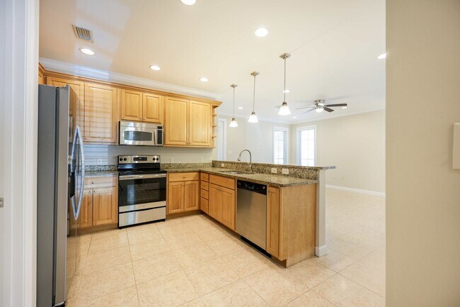 Building Photo - Church Street Village Home For Rent