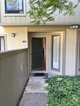 Building Photo - 1706 Parkside Dr