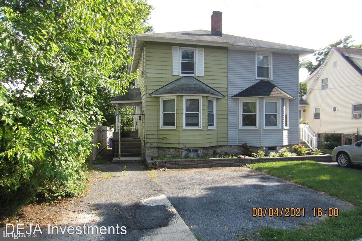 Primary Photo - 2 br, 1 bath House - 24 E Columbia AVe