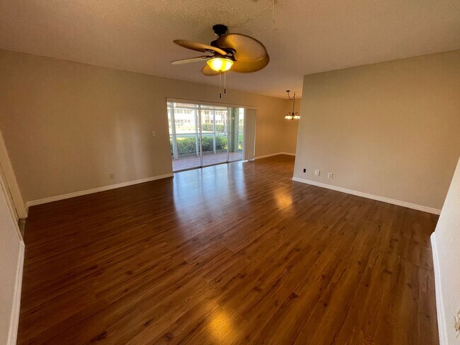 Foto del edificio - ANNUAL RENTAL - 2 BED / 2 BATH AT SORRENTO...
