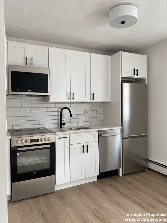 Foto del edificio - 741 E 6th St