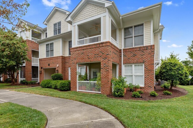 Foto del edificio - 627 Waterford Lake Dr