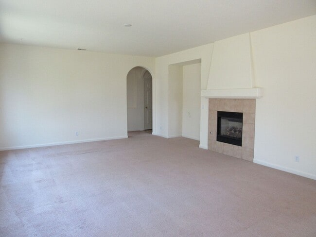 Building Photo - Verona Desirable Community
