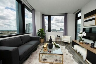 Building Photo - 1211 Caroline St