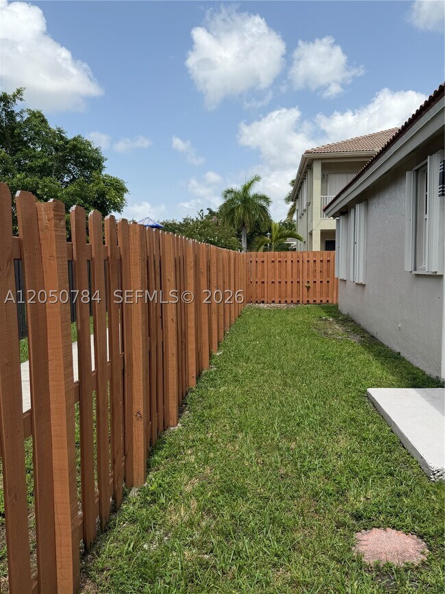 Foto del edificio - 4617 NW 96th Ave