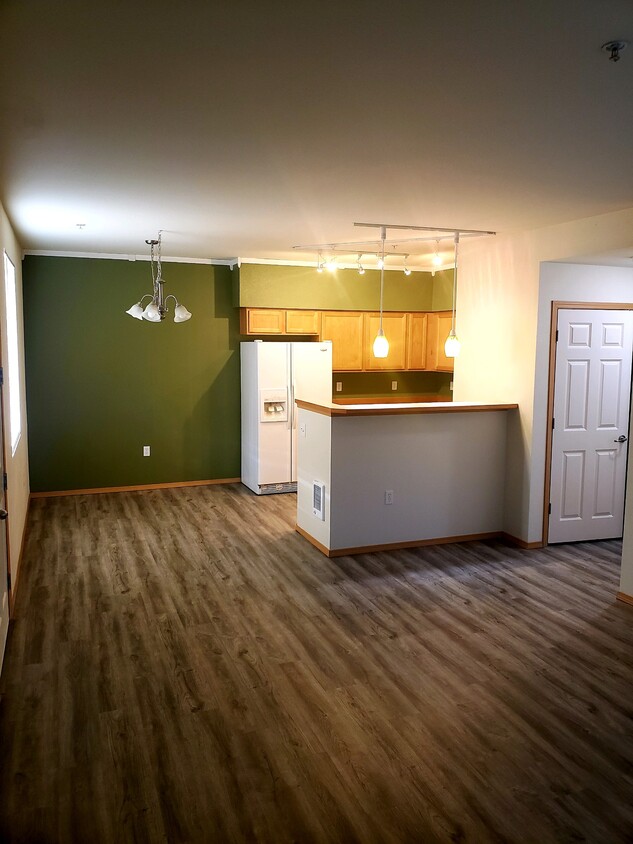 Kitchen will be painted light gray prior to move in date. - 10011 186th St E