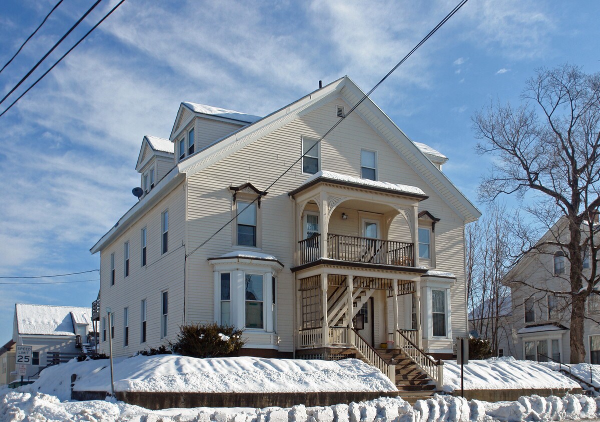 Building Photo - 344 Main St