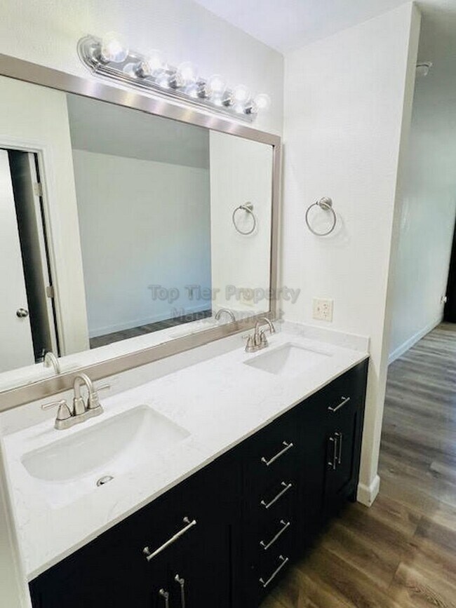 Building Photo - **DISCOUNTED DEPOSIT** Beautifully Upgrade...