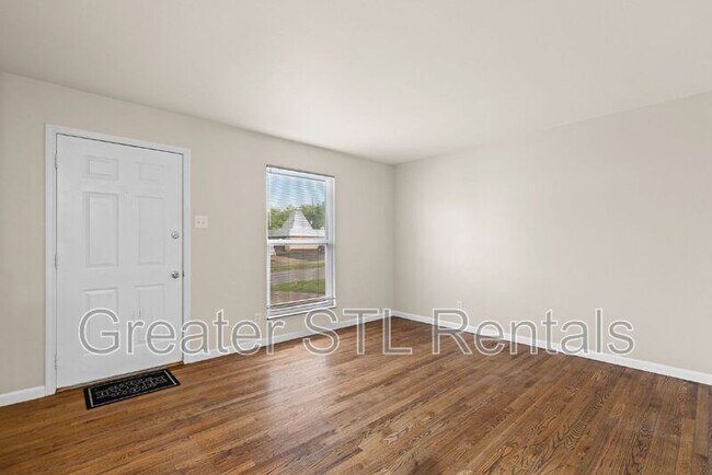 Building Photo - 2113 Campus Dr