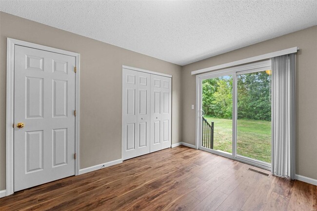 Building Photo - 836 Cadbury Dr