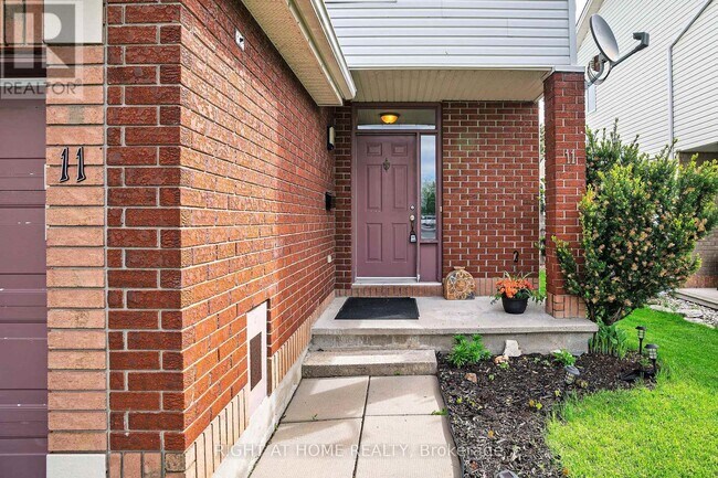 Photo du bâtiment - 11 Kincardine Dr