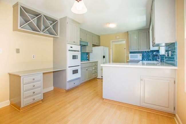 Foto del edificio - 1791 Grace Ave