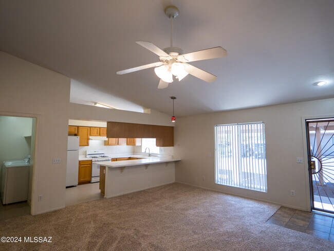 Foto del edificio - 3640 N Mountain Ave