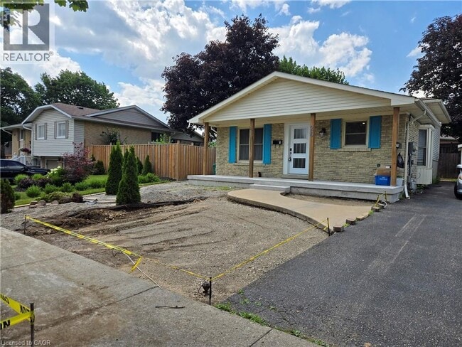 Building Photo - 26 Keewatin Ave