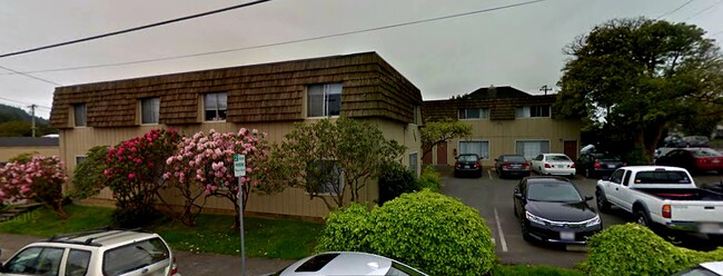 Building Photo - 1580 H St