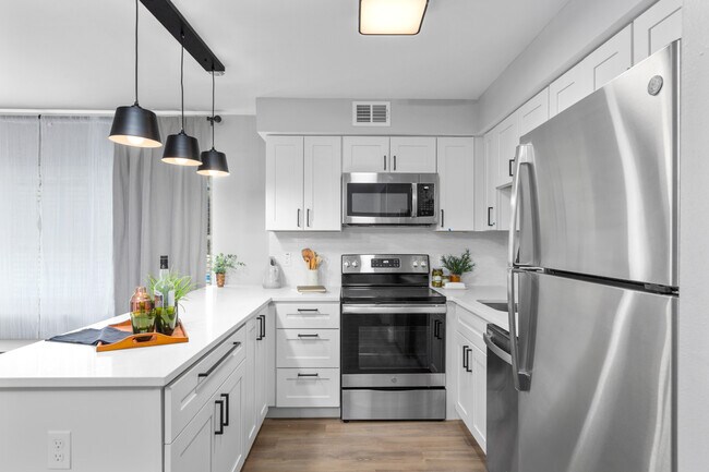 Building Photo - The Square on Delmar