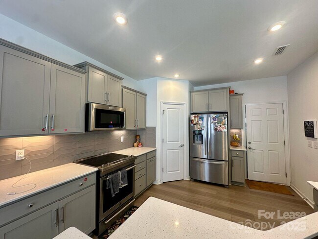 Foto del edificio - 9019 Odell Corners Blvd NW
