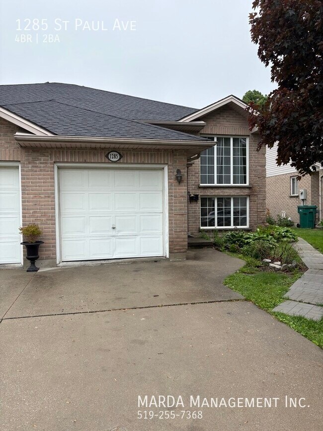 Building Photo - 4 Bed 2 Bath in Riverside - Ideal Location!