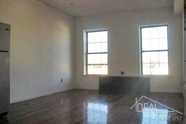 Building Photo - 45 Eldert St