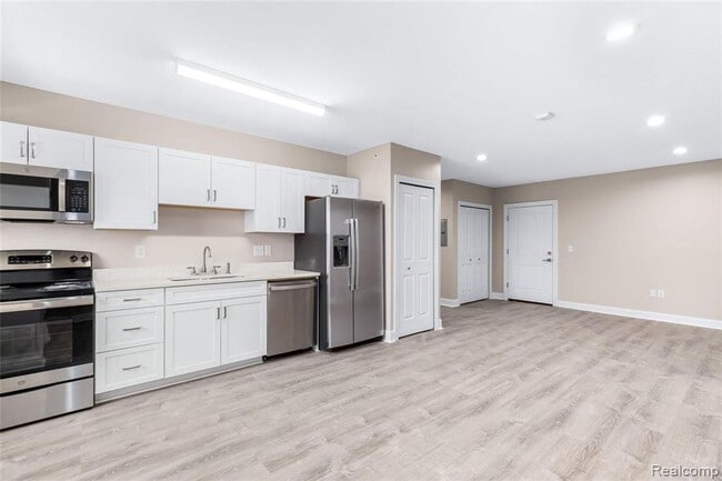 Building Photo - Brand new Rochester studio apartment close...