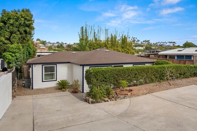 Building Photo - 802 1/2 Stevens Avenue