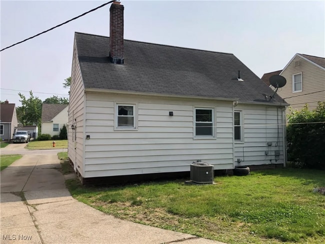 Building Photo - 12805 Oakview Blvd