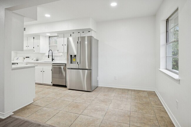 Foto del edificio - 7626 Dentcrest Dr
