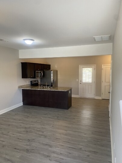 Foto del edificio - 475 3rd Loop Rd