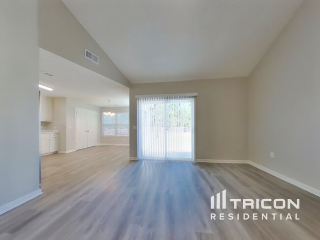 Building Photo - 4 Leyland Cypress Ct